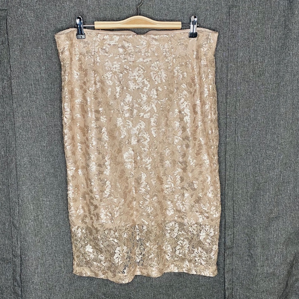 Lace pencil skirt